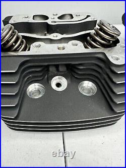 Harley-Davidson Twin-Cam 88 Front & Rear Cylinder Heads 16725-99 16723-99